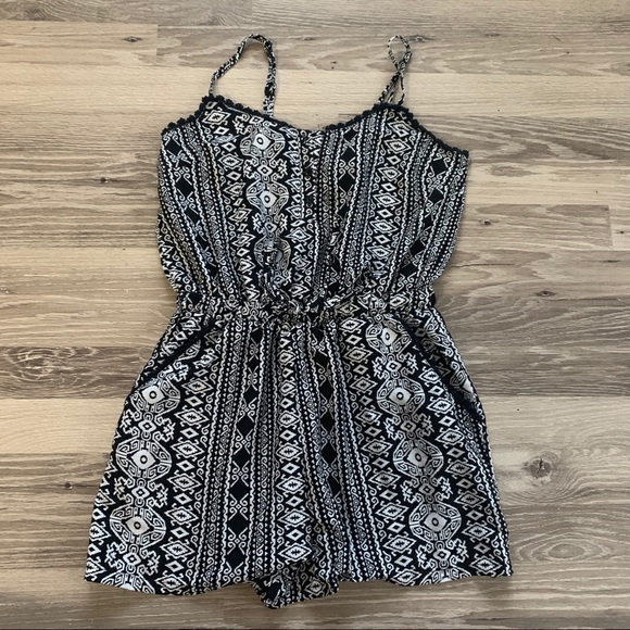 Linen romper - Picture 2 of 4